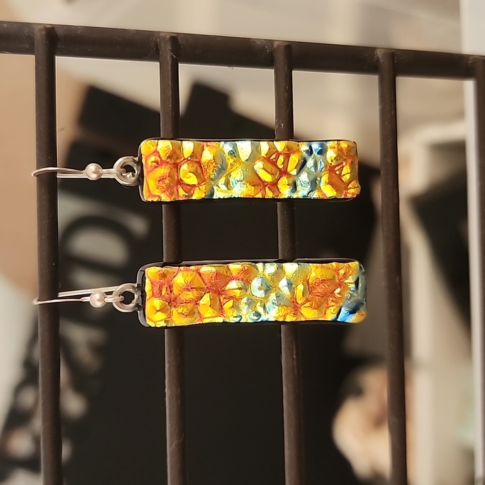 Dichromatic earrings